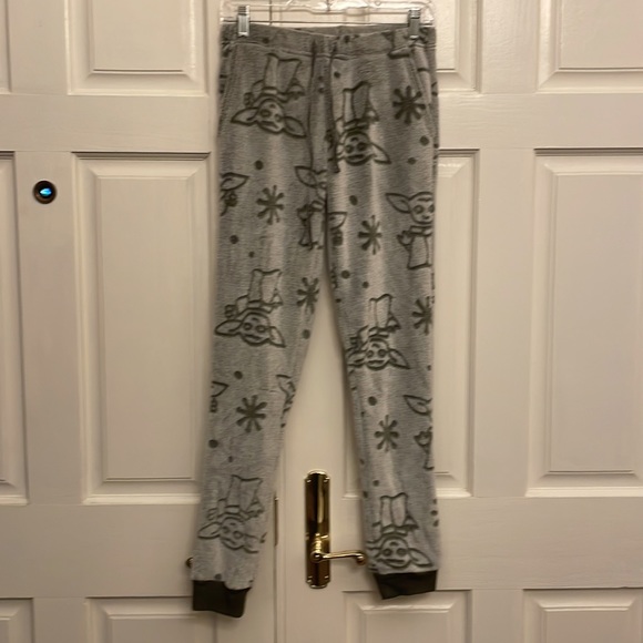 Star Wars Women’s Pajama Set, Size XS. Green: “Yoda.” NWT. - Picture 8 of 11